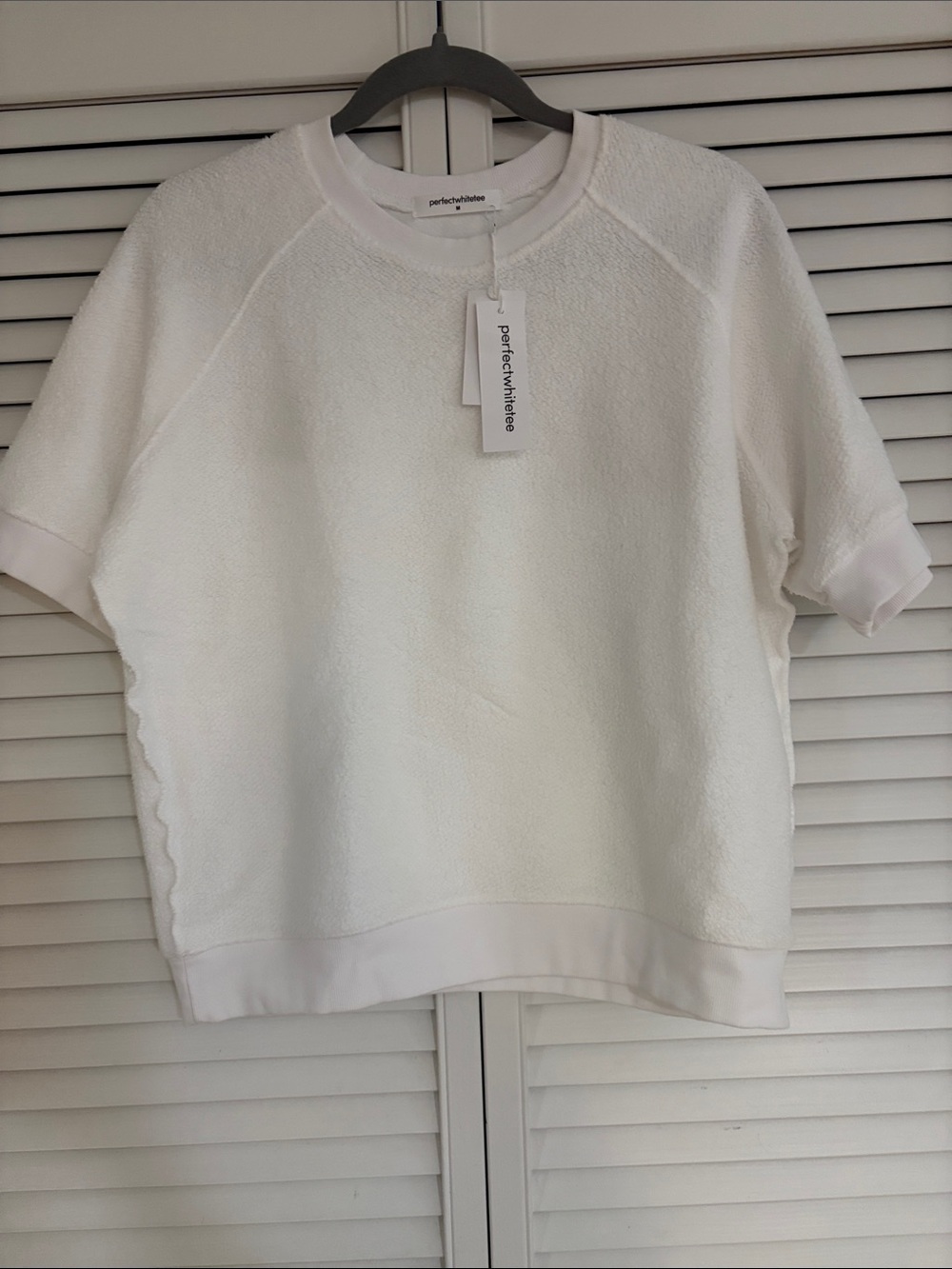 perfectwhitetee Kennedy Core Fleece Short Sleeve Sweatshirt - White - Medium NWT